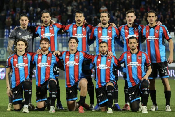 Catania FC players pose for a team photo  during  Catania FC vs Trapani SC, Italian football Serie C match in Catania, Italy, February 18 2026